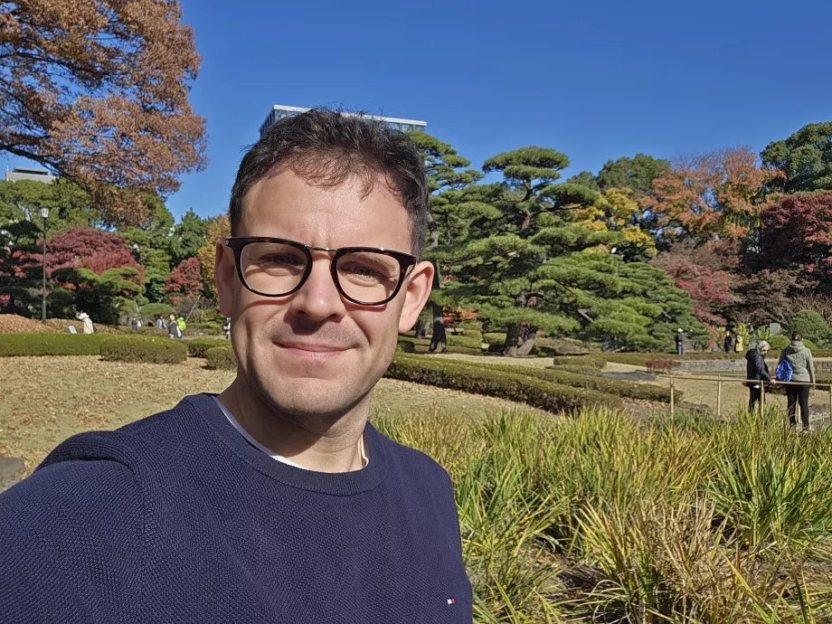 Аз в Източната градина