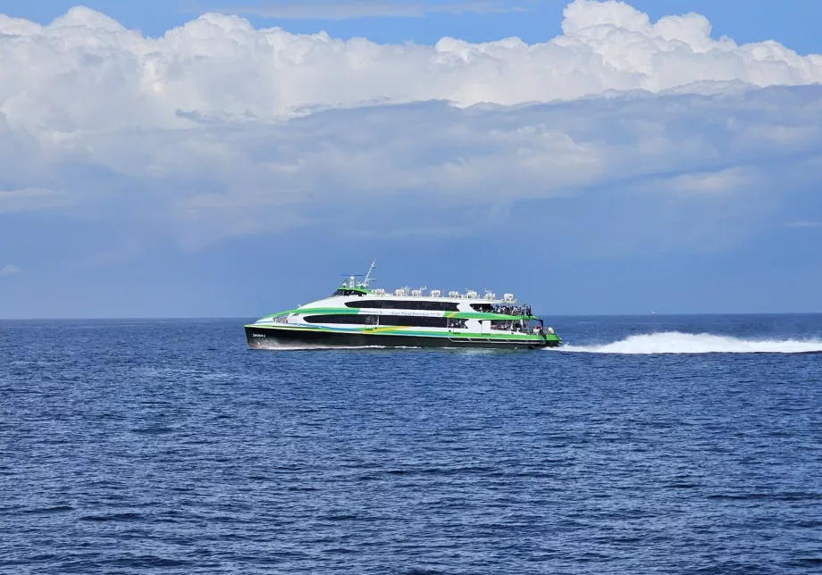 Кораб на ZanFast Ferries