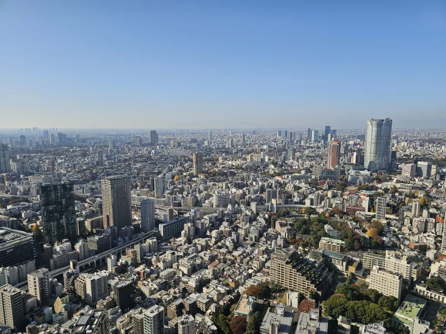 Изглед от последния етаж