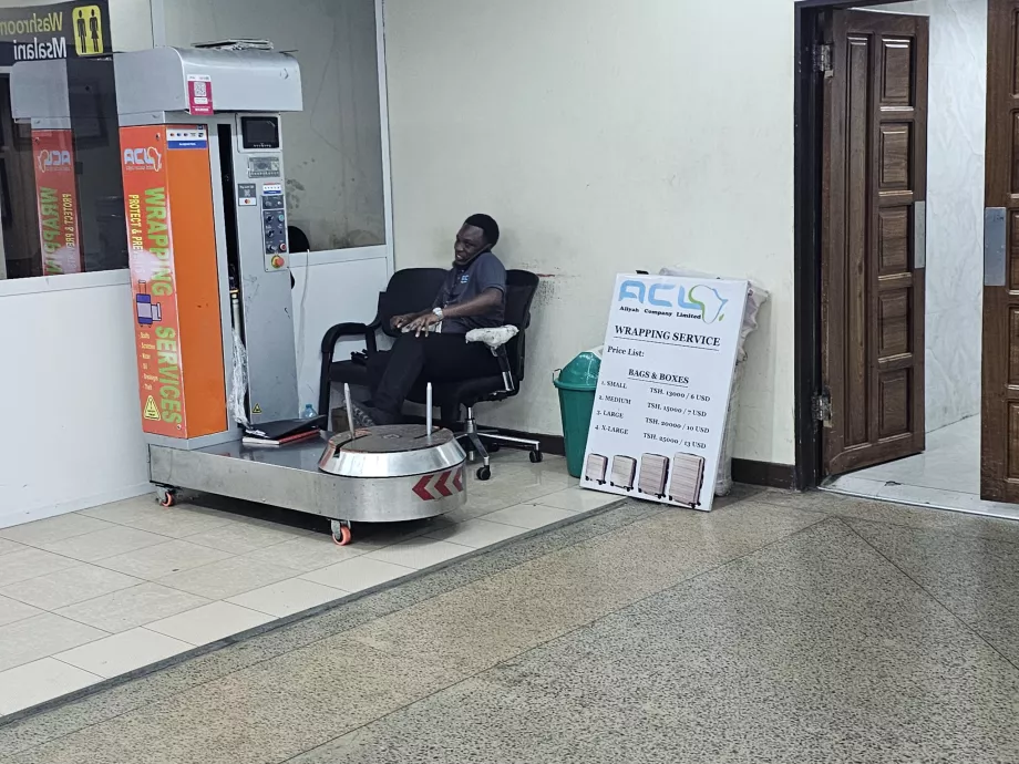 Опаковане на багаж, Терминал 2