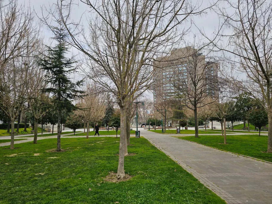 Парк на площад Таксим