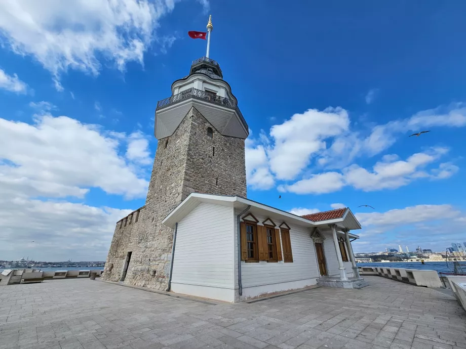 Кула за момичета