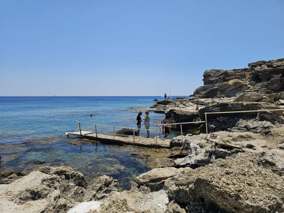 Плаж близо до Kallithea Springs
