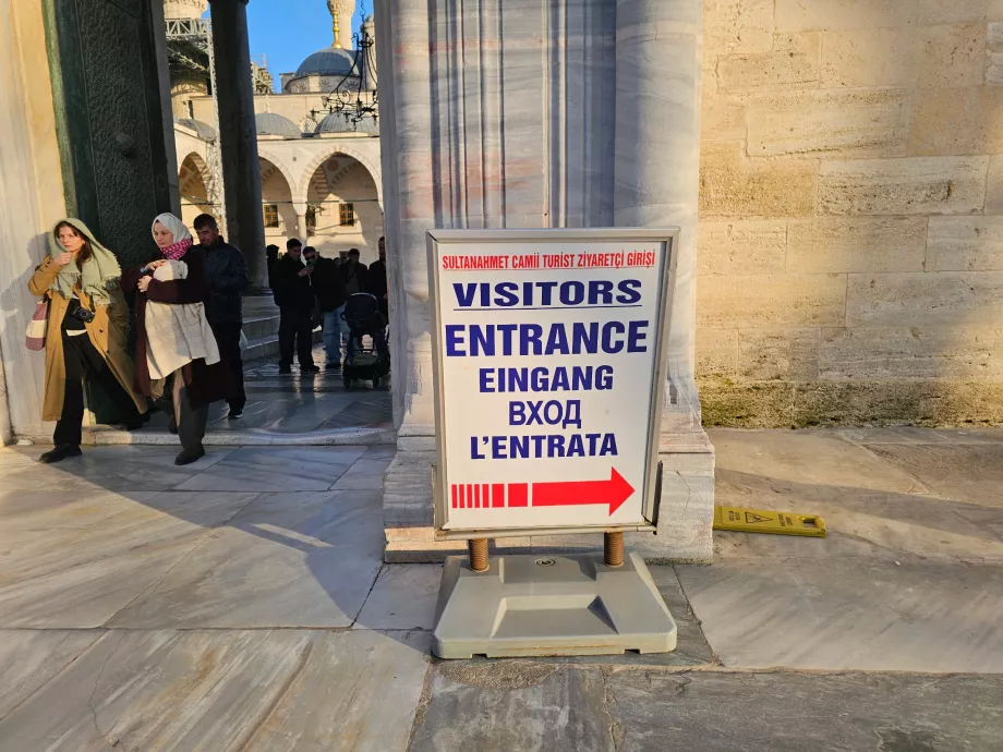 Синята джамия, вход за туристи