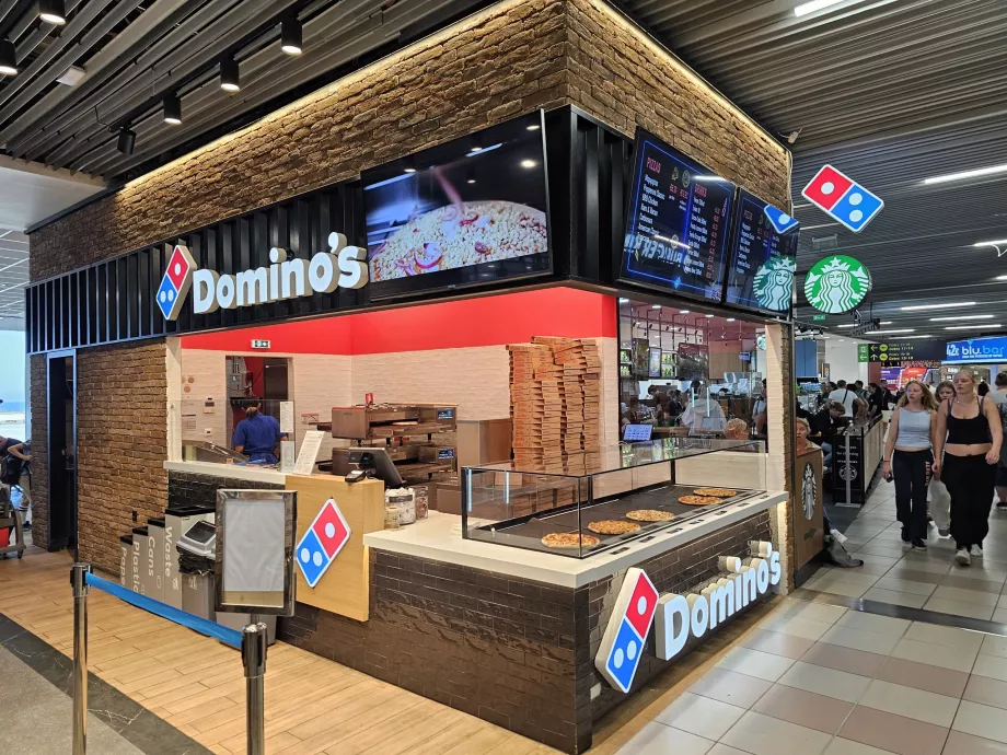 Domino's и Starbucks, транзитна зона