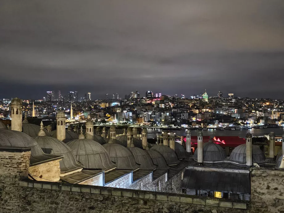 Джамията Сюлейман, изглед към Истанбул