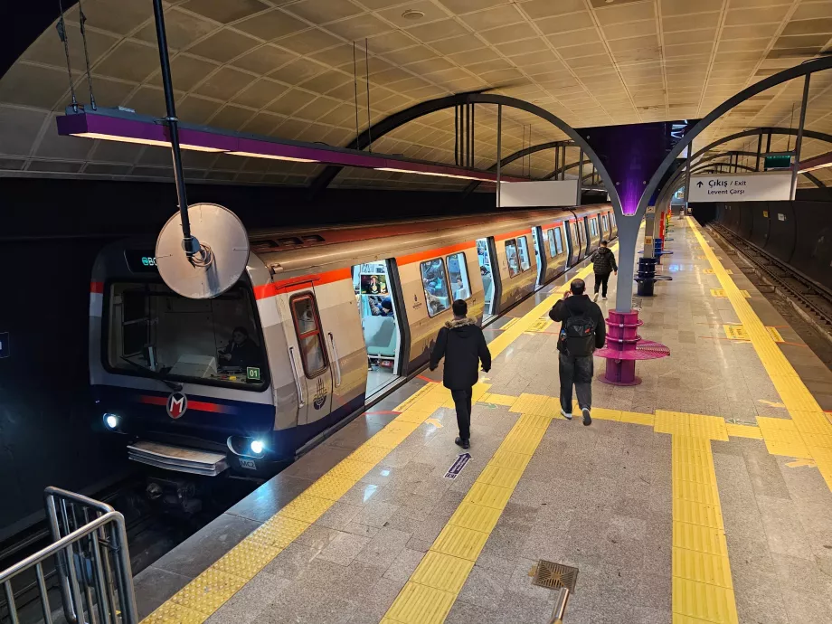 Метростанция M6