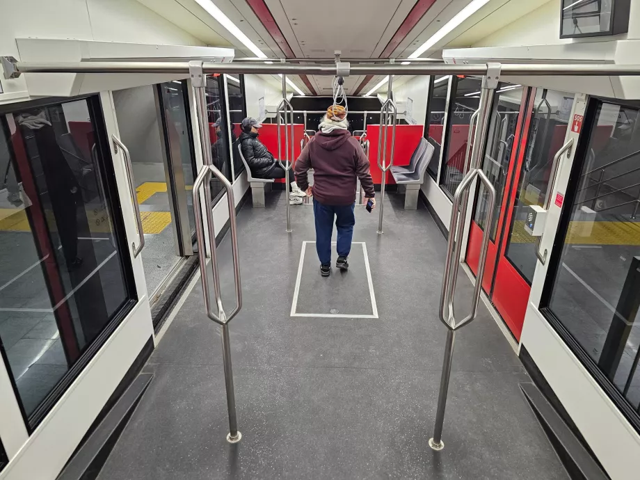 Кабинков лифт F4