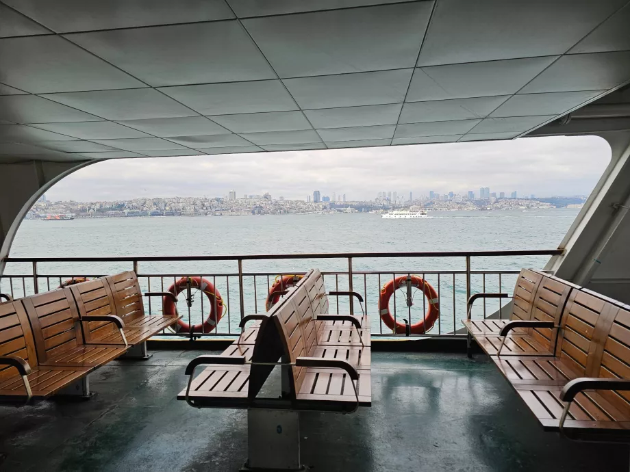 Външна палуба на ферибота