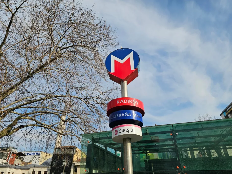 Обозначаване на метростанция