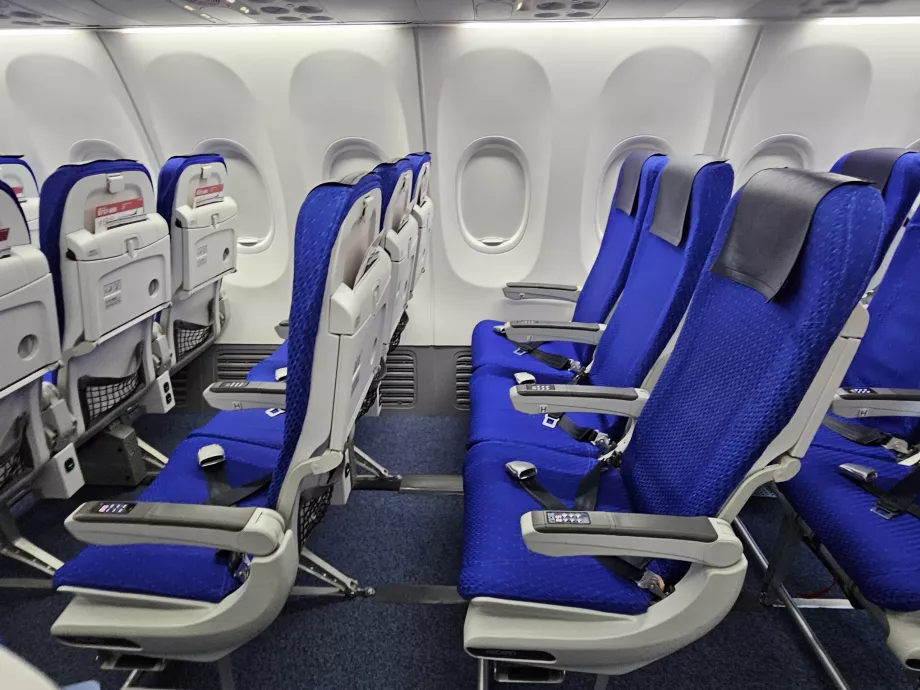 Икономични седалки, Boeing 737