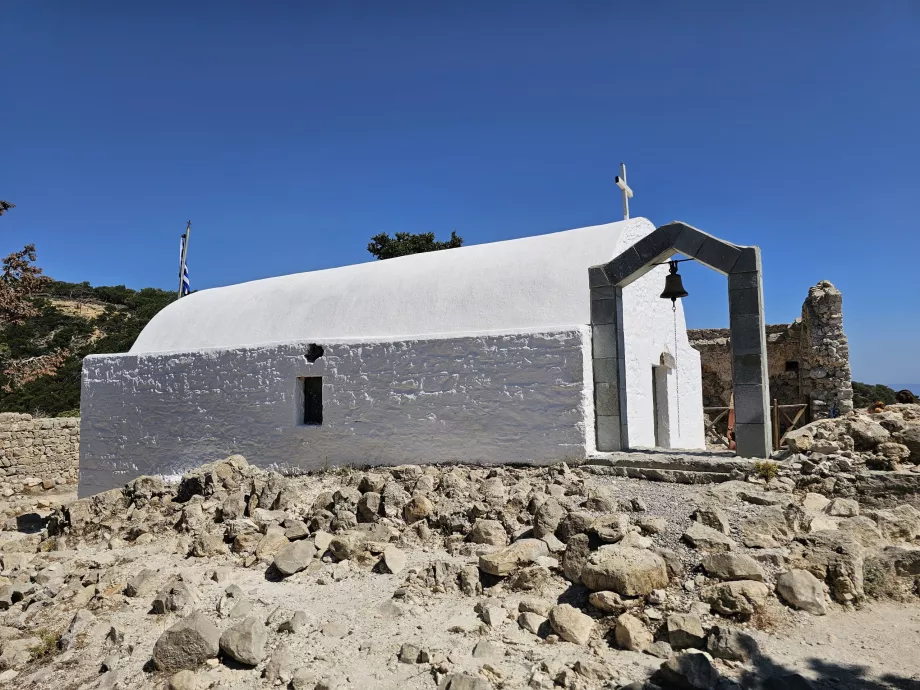 Замъкът Monolithos