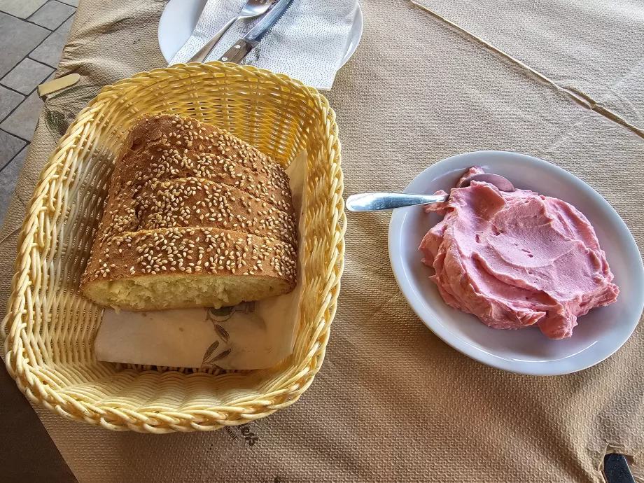 Салата с рибен хайвер