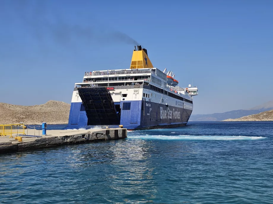 Кораб Blue Star Ferries
