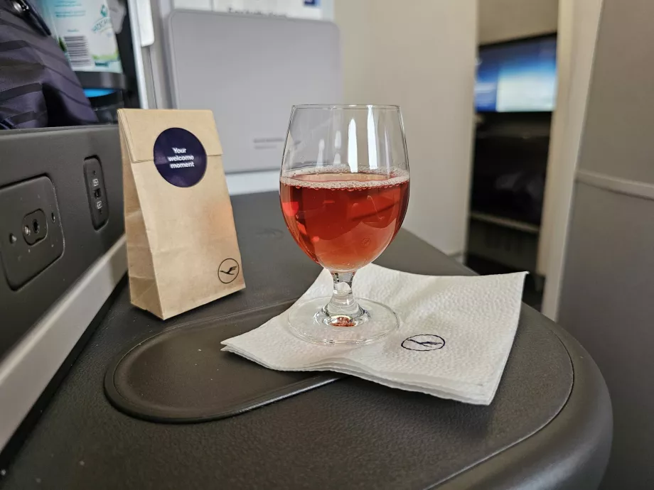 Welcome Drink, коктейл Aviator