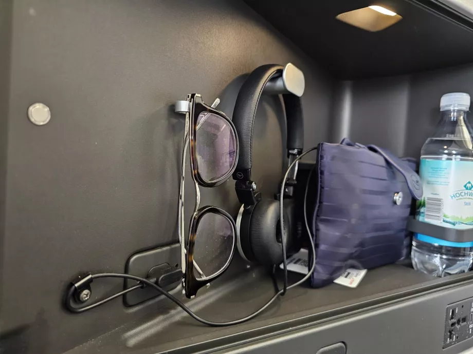 Държач за очила