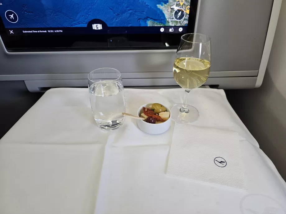 Маслини и сирене - първа услуга