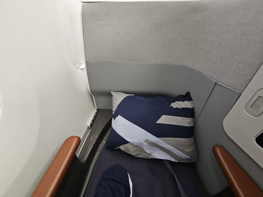 Възглавница на разтегателно легло