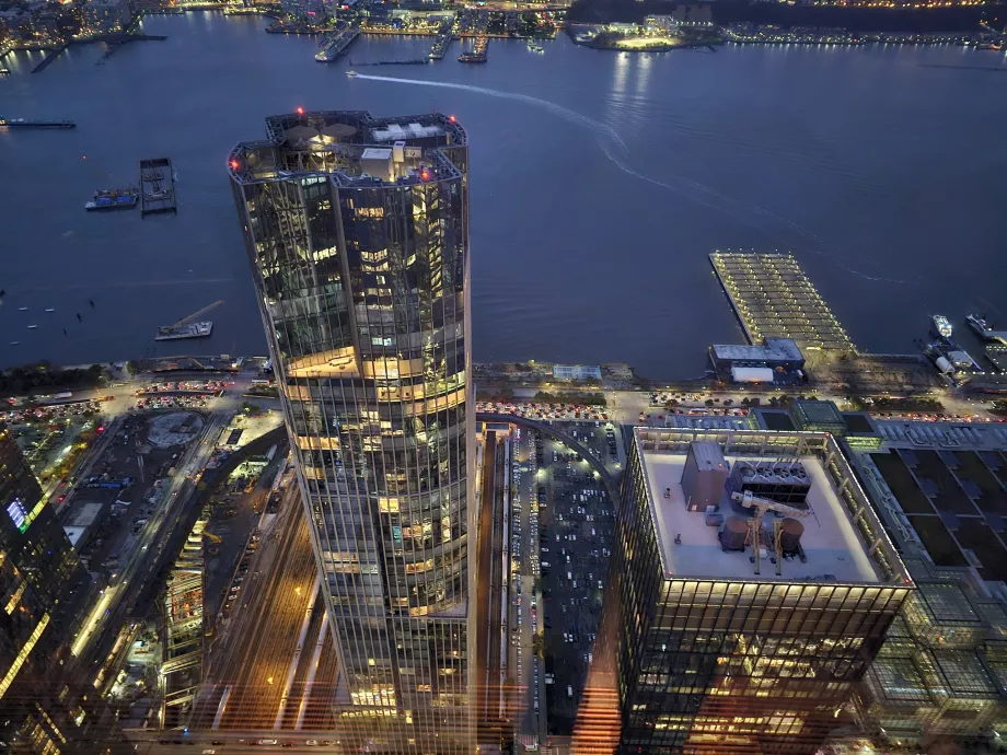 Гледка от вътрешната наблюдателница "The Edge"