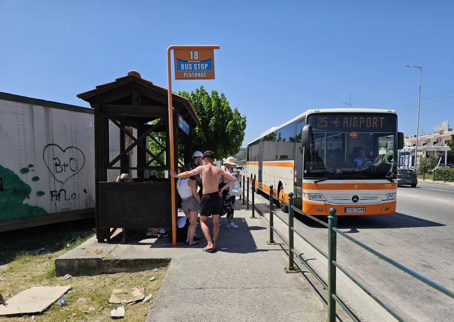 Автобус във Фалираки