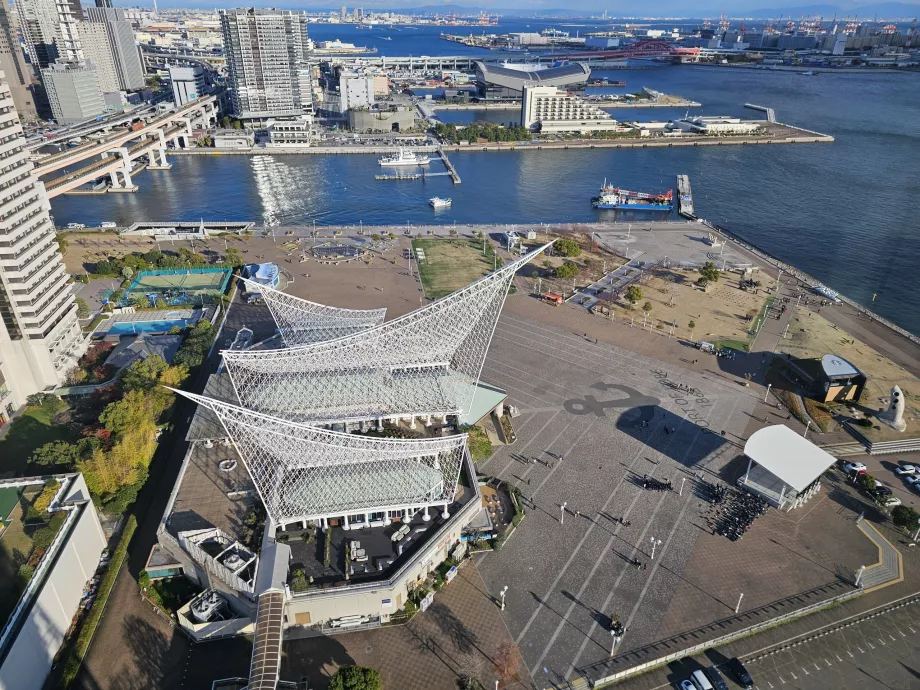 Изглед от пристанищната кула на Кобе