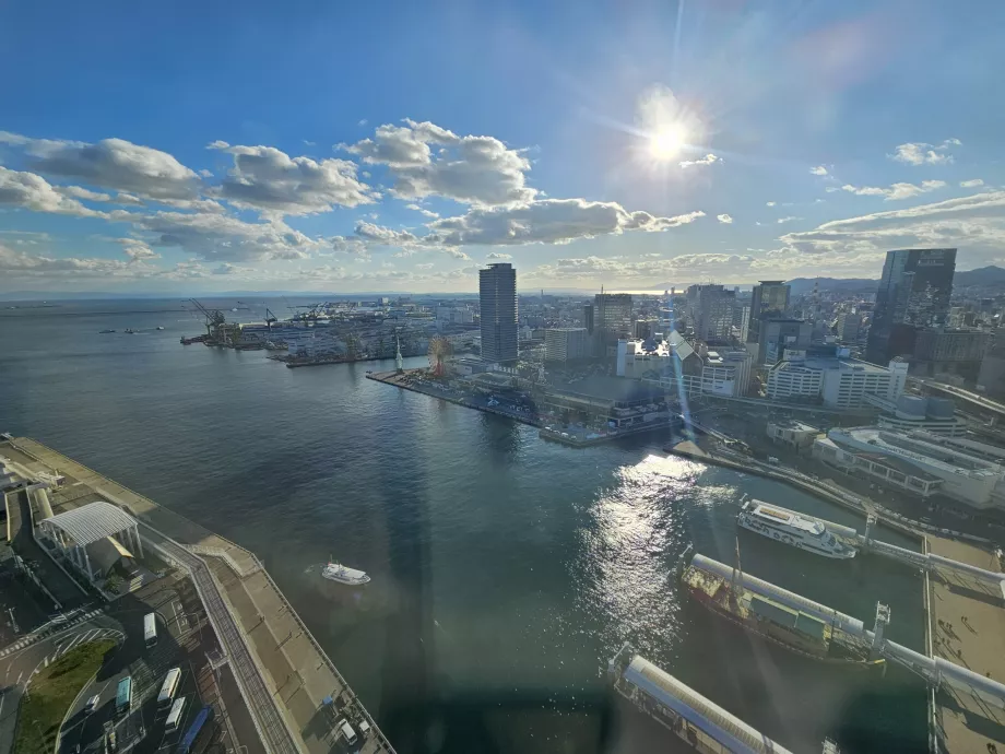 Изглед от пристанищната кула на Кобе