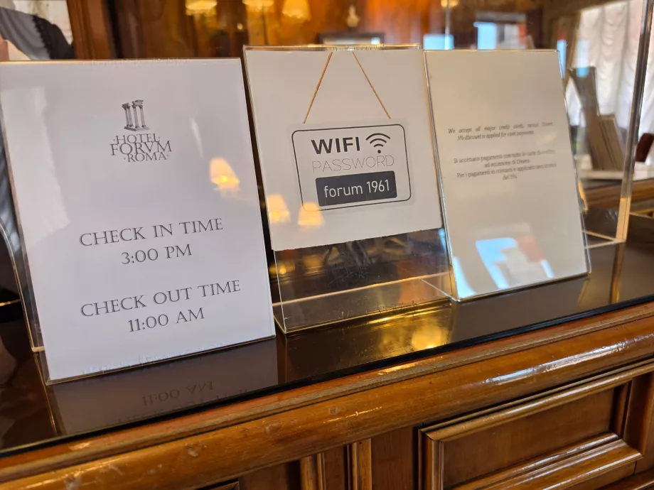 Wi-Fi и информация за настаняване и напускане на хотела