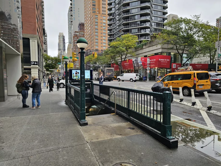 Вход към метрото