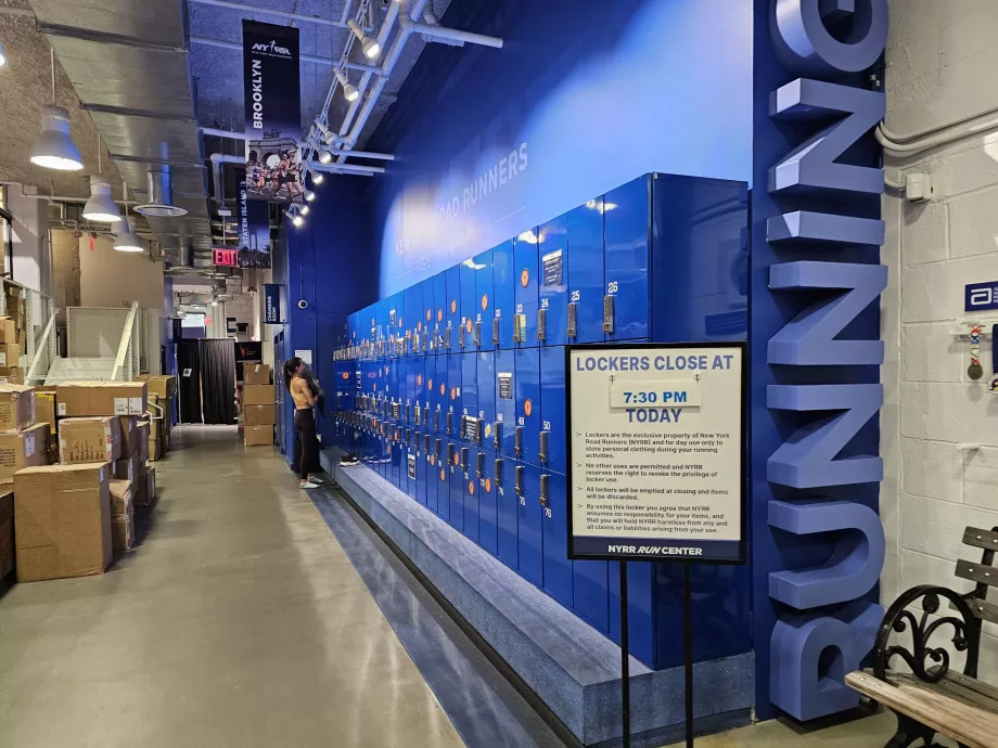 Център на NYRR, съхранение на багаж за бегачи
