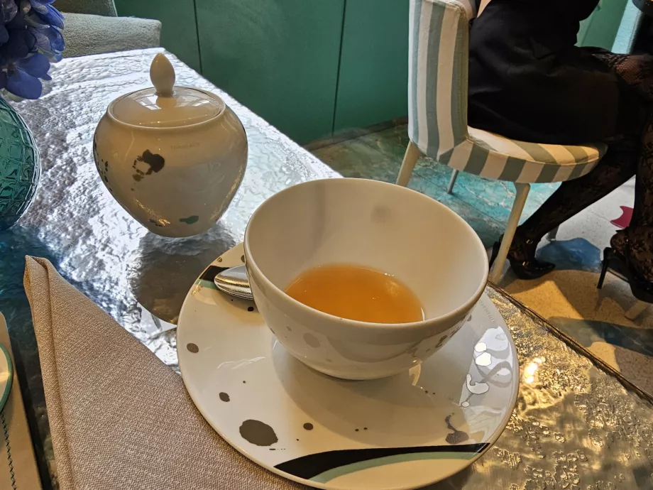 Синя кутия, чай