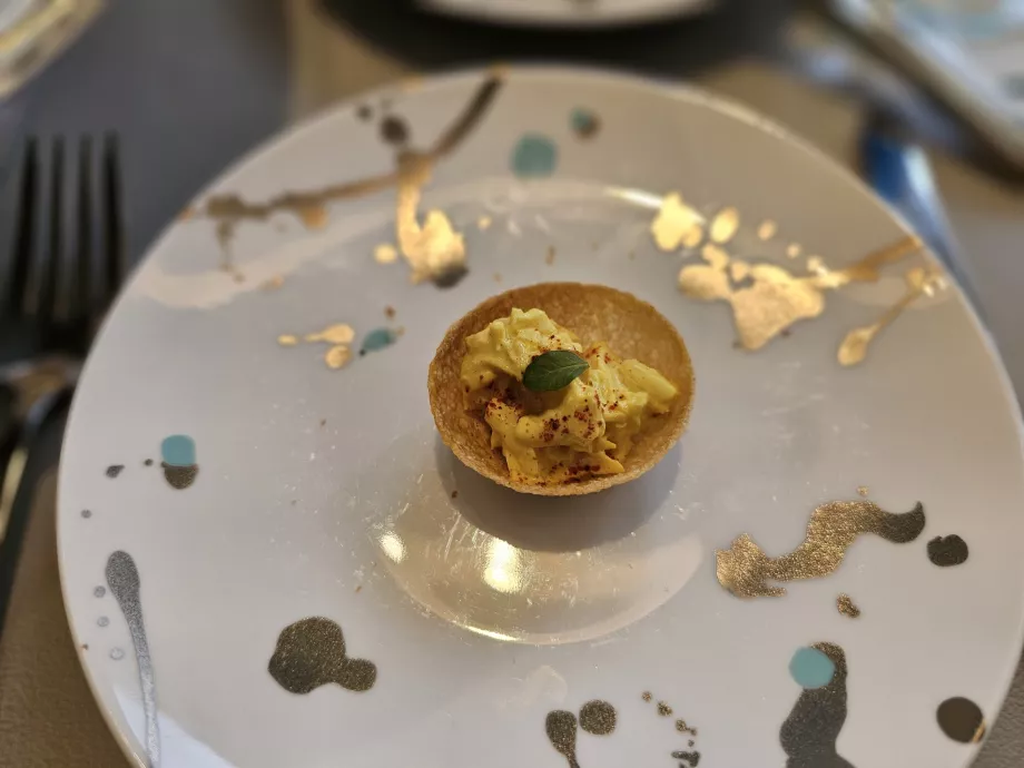 Синя кутия, единична закуска