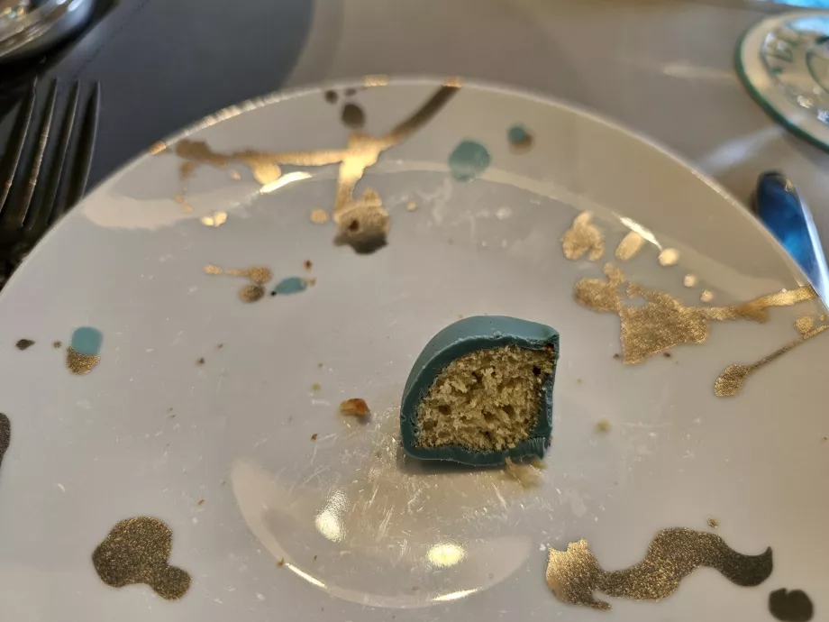 Синя кутия, нарязан десерт