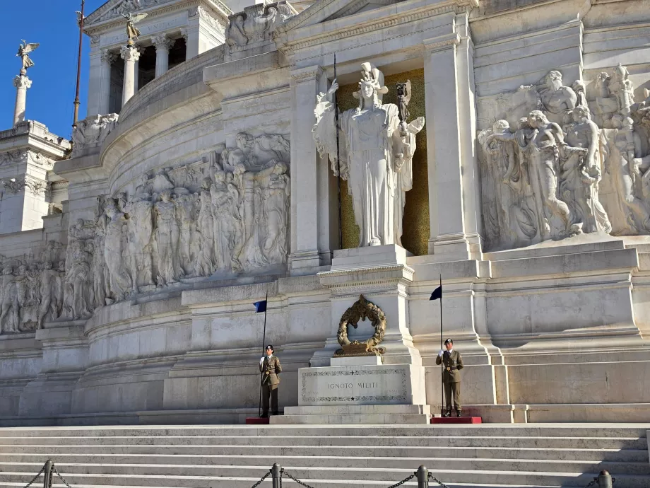 Altare della Patria, гробницата на незнайния войник
