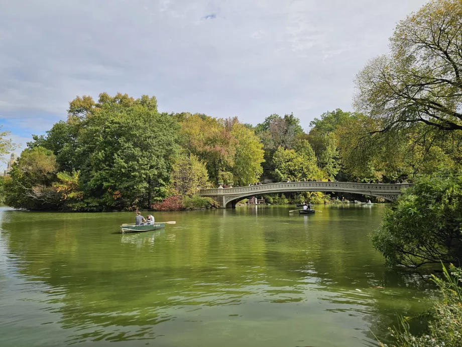 Мостът Bow Bridge