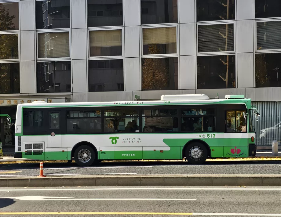 Градски автобус в Кобе