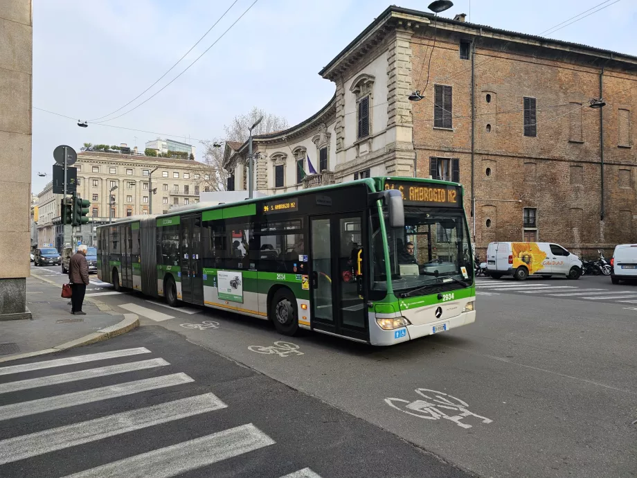 Градски автобус