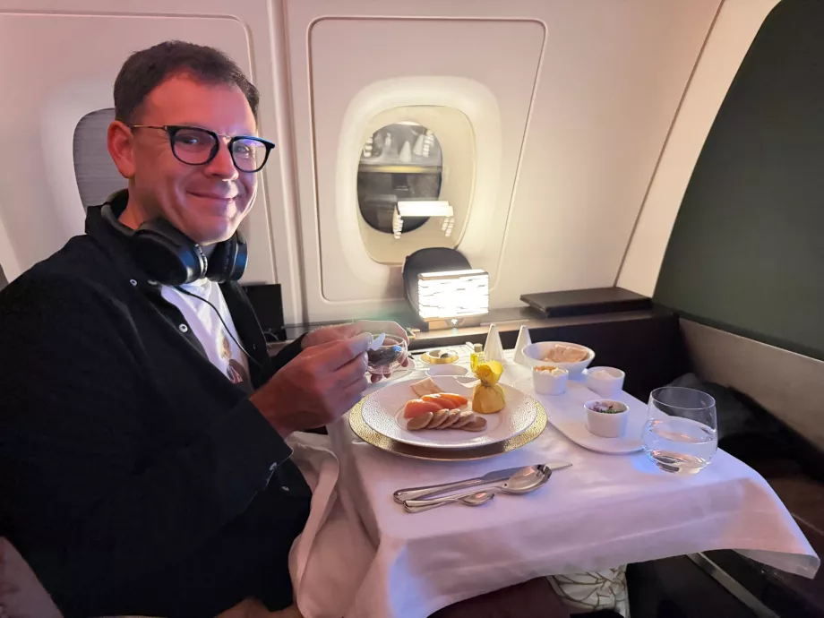 Наслаждавам се на сервирането на хайвер