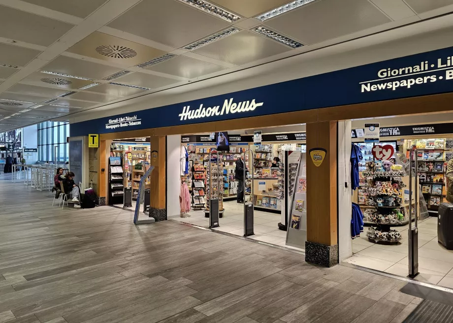 Hudson News, Терминал 1, Заминаващи