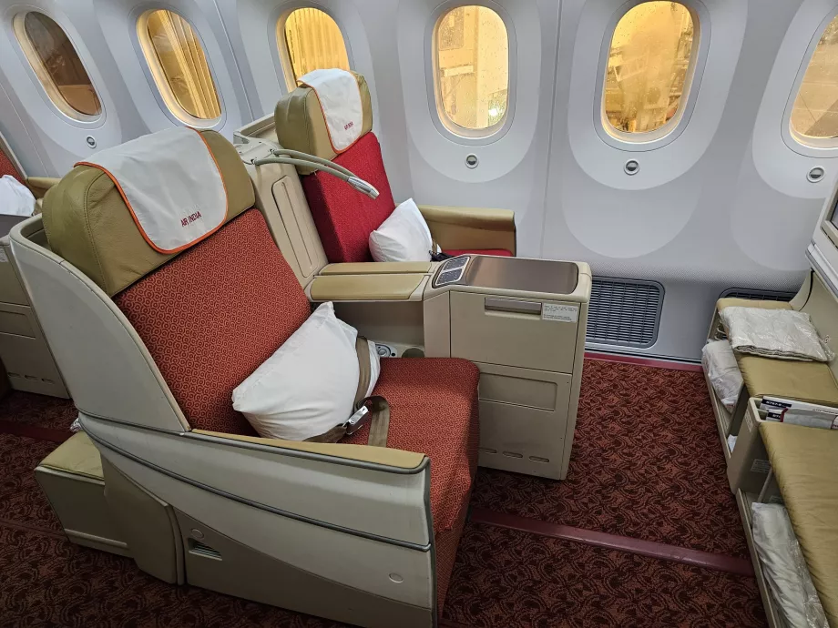 Седалки за бизнес класа, Boeing 787