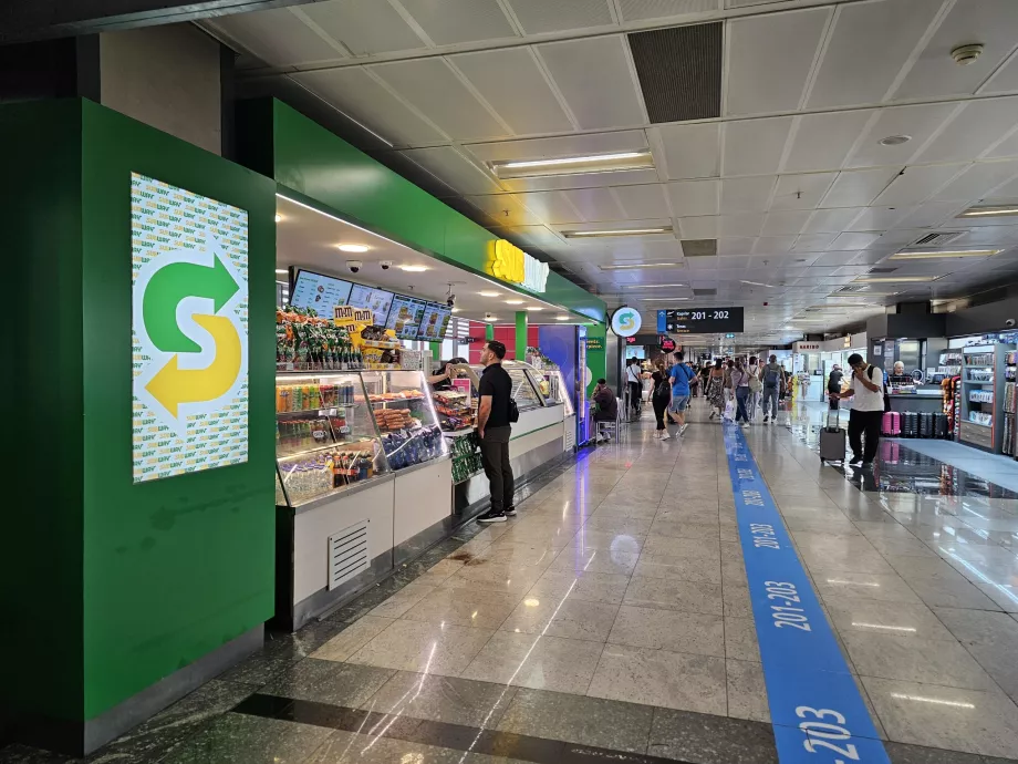 Бързо хранене Subway в транзитния квартал