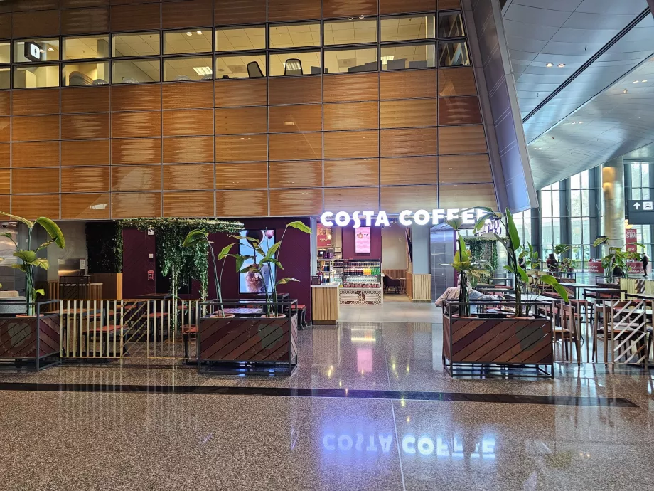 Costa Coffee, обществена част на залата за пристигащи