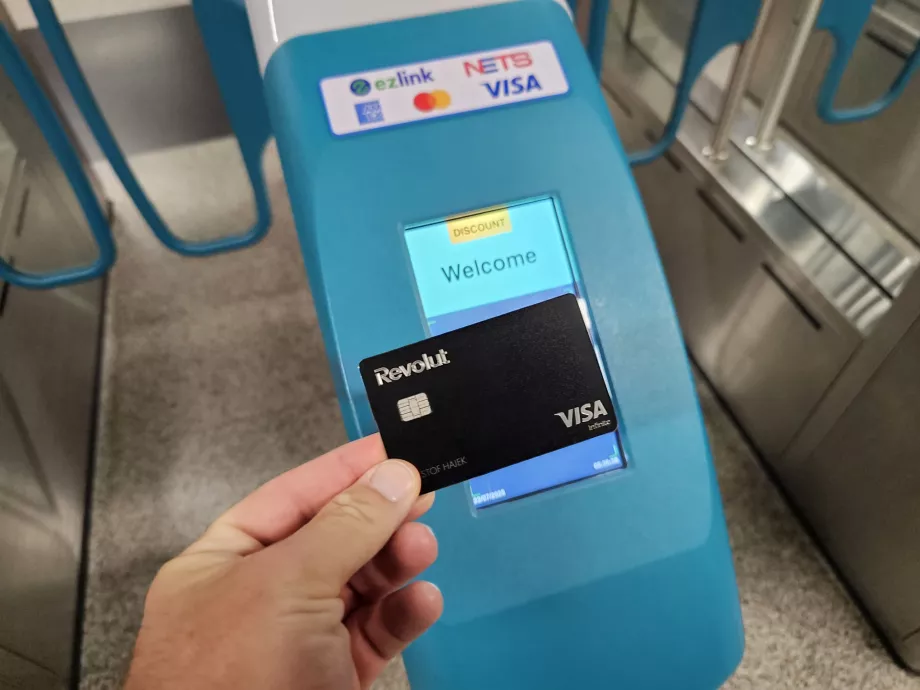 Плащане с карта в метрото