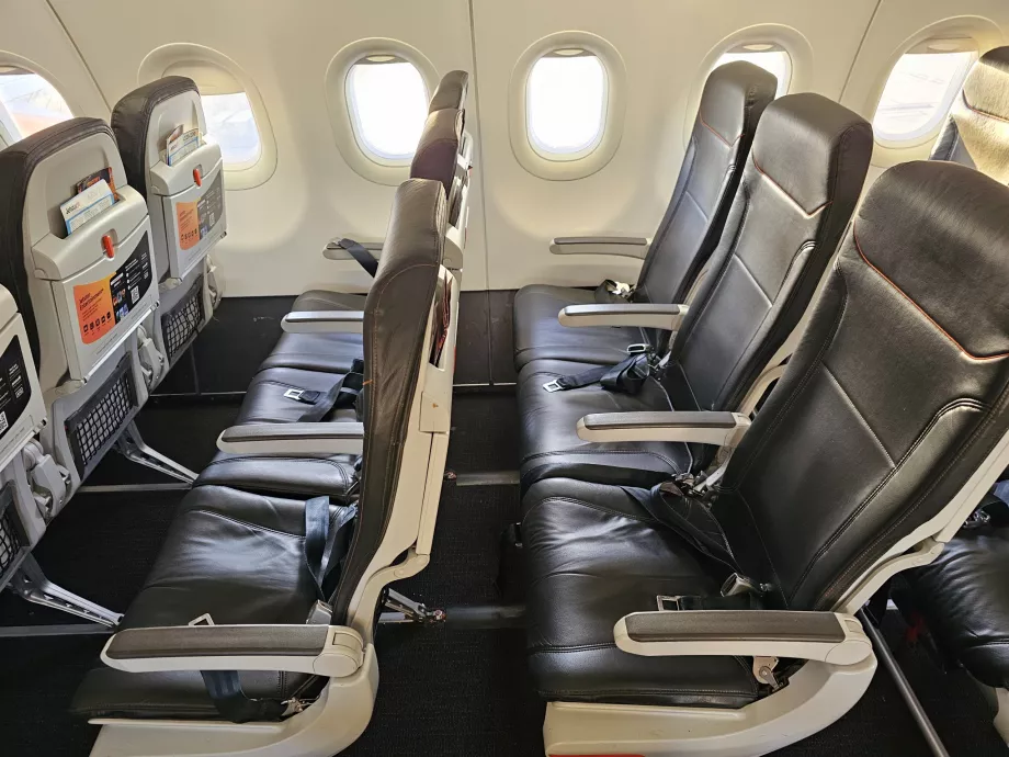 Седалки на Jetstar